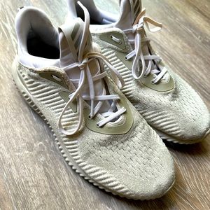 Adidas AlphaBounce w/ Sofsole insole
